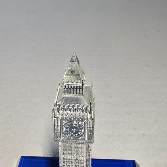 Crystal & Silver Paperweight Big Ben Tower Britain with Blue Glass Base C46For - Picture 11 of 12